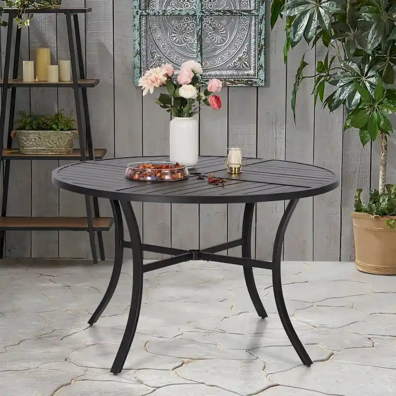 Ensemble de salle à manger d'extérieur 5 pièces, comprenant 4 chaises pivotantes avec structure en aluminium et revêtement en tissu textilene respirant, et 1 table ronde en métal.