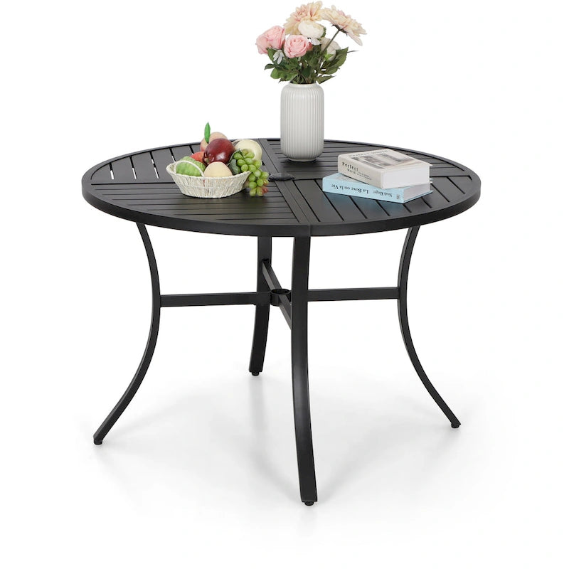 Ensemble de salle à manger d'extérieur 5 pièces, comprenant 4 chaises pivotantes avec structure en aluminium et revêtement en tissu textilene respirant, et 1 table ronde en métal.