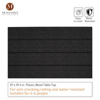 Table de salle à manger d'extérieur rectangulaire avec revêtement imitation bois.