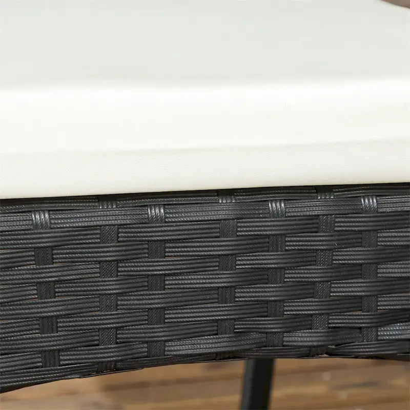 Chaises de jardin empilables Outsunny en rotin PE avec coussins, lot de 2